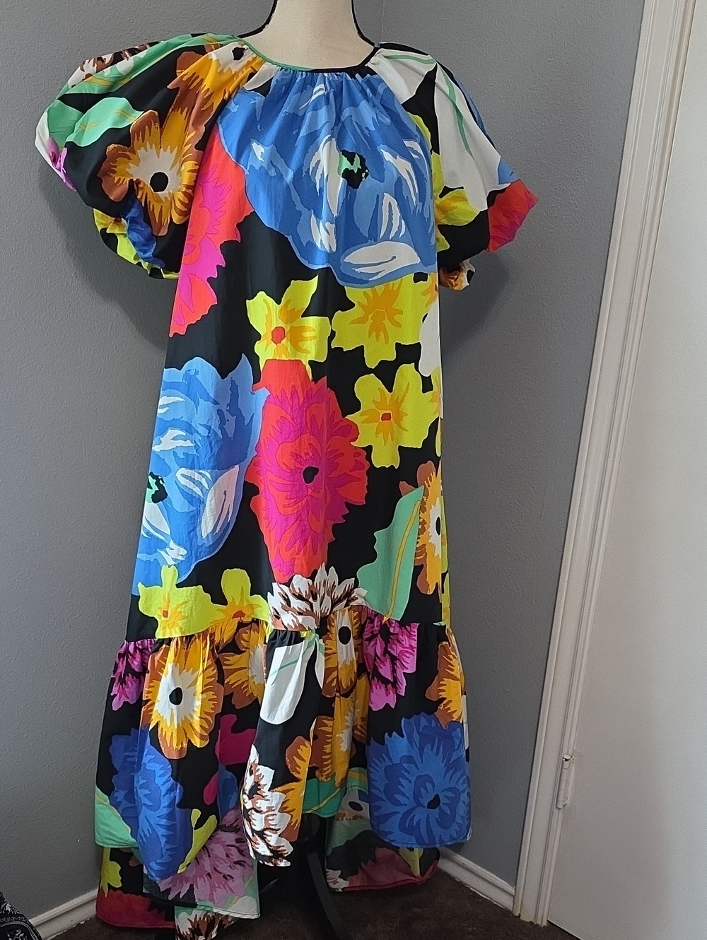 Floral Puff-Sleeve Hi/LoDress - Black Multi Sz S